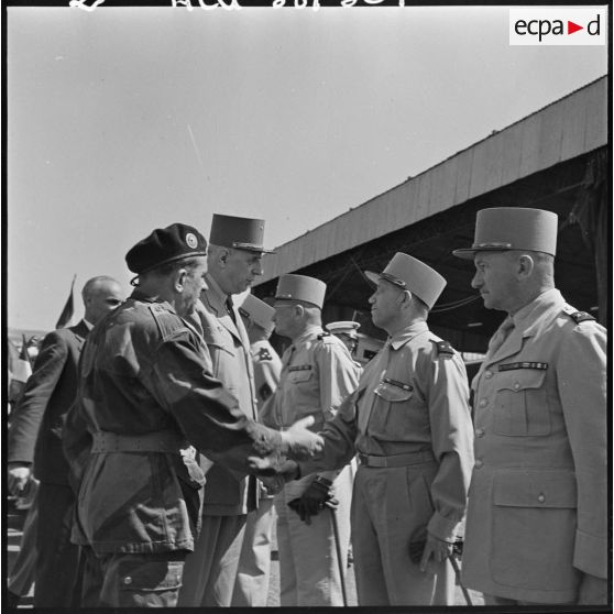 Aéroport de Bône. Arrivée du général de Gaulle.