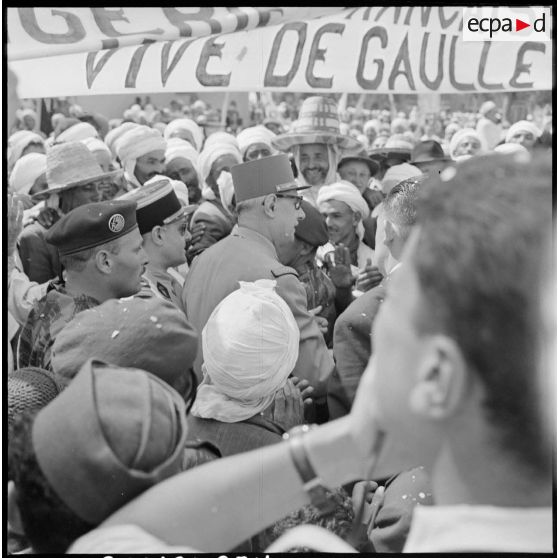 Le général de Gaulle à Mostaganem.