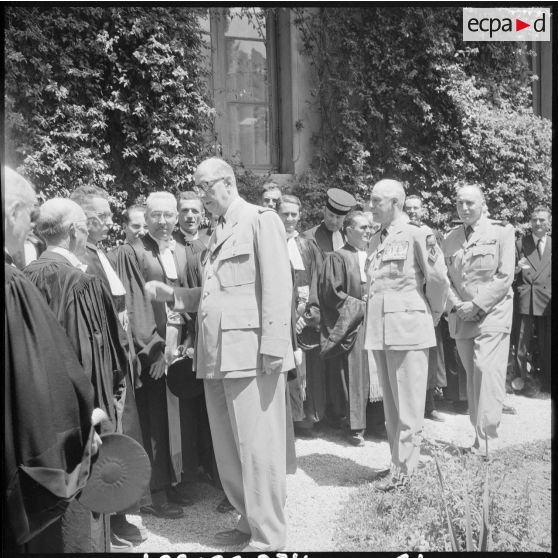 Voyage du général de Gaulle dans la région d'Oran.