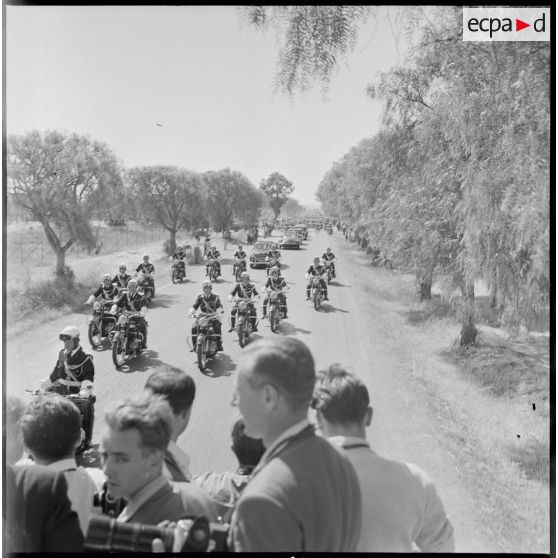 Visite du général de Gaulle dans la région d'Oran.