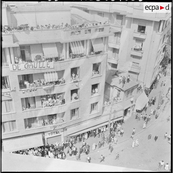 Visite du général de Gaulle à Mostaganem.