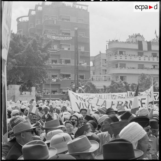 Visite du général de Gaulle à Mostaganem.