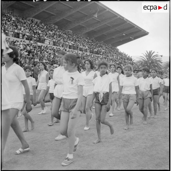 Manifestation sportive sur le stade de Guelma.