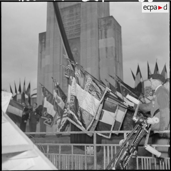 Oran. Le monument aux morts.