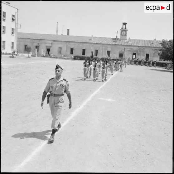 Alger. Défilé du 13e régiment de tirailleurs sénégalais (RTS) à la caserne d'Orléans.