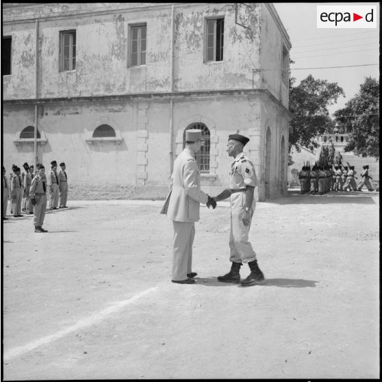 Alger. Cérémonie à la caserne d'Orléans.