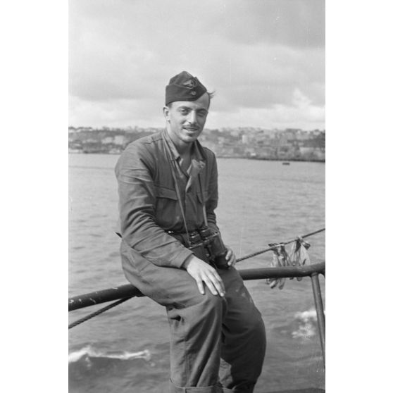 Le photographe Kurt Schlemmer à bord du sous-marin U-203 peu avant le retour de croisière au port de Brest.