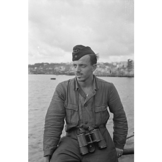 Le photographe Kurt Schlemmer à bord du sous-marin U-203 peu avant le retour de croisière au port de Brest.