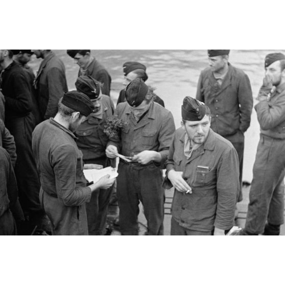 A Saint-Nazaire, le retour de la huitième croisière du Kapitänleutnant Helmut Rosenbaum.