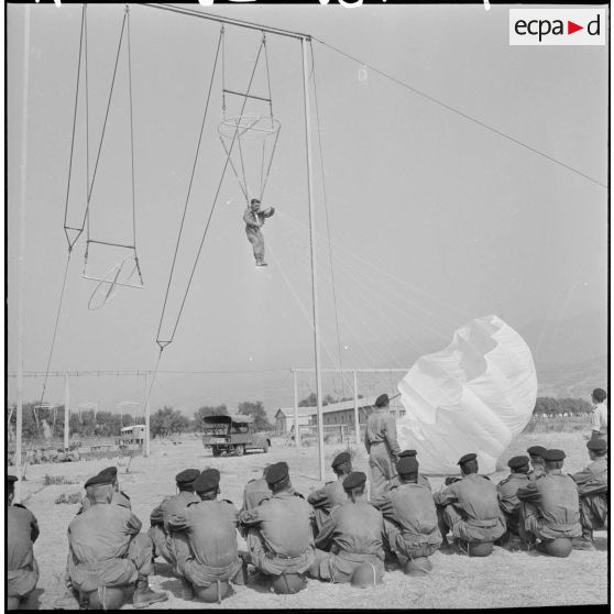 Centre d'entraînement au saut des parachutistes.