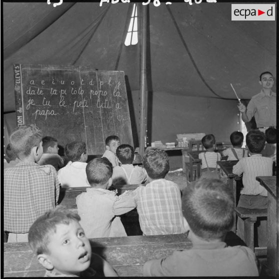 Une école à Cherchell.