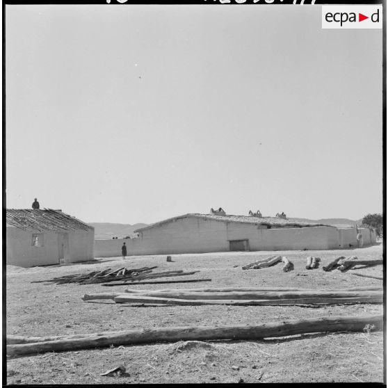 Aumale, quartier de Labarraque. Construction des nouvelles habitations.