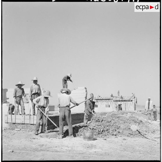 Aumale, quartier de Labarraque. Construction des nouvelles habitations.