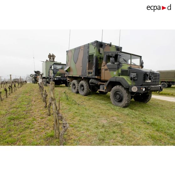 Véhicule poste de commandement d'une section SAMP/T Mamba lors de l'exercice Nawas 2012.