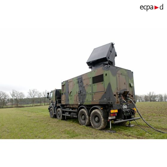 Module radar IFF (identification friend of foe) d'une section SAMP/T Mamba lors de l'exercice Nawas 2012.