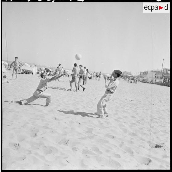 Zeralda. Journée de détente à la plage.