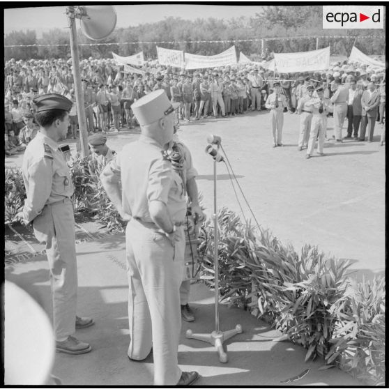 Discours du général Salan à Nedroma.