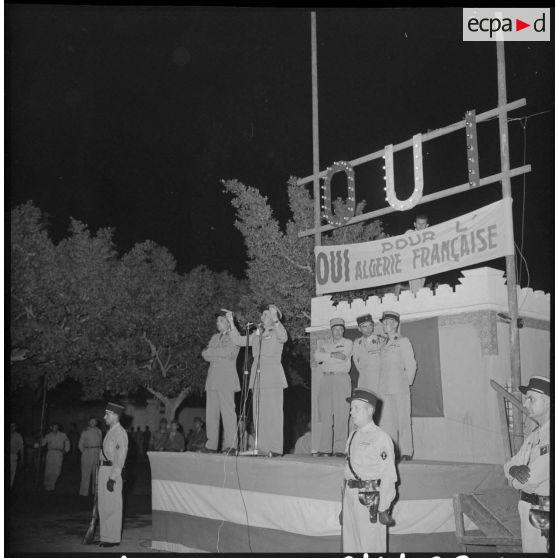 Oran. Rassemblement pour le Oui au référendum.