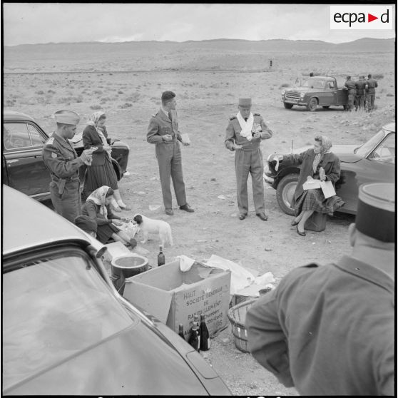 Voyage du général Salan au Sahara.