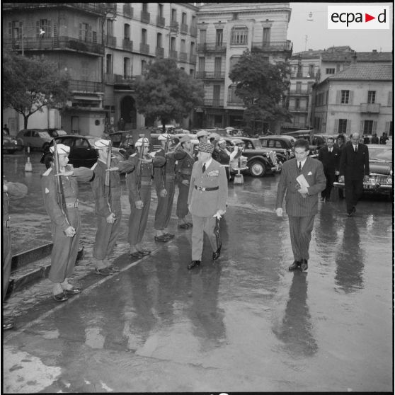 Corps d'armée de Constantine. Arrivée du ministre des anciens combattants, Edmond Michelet.