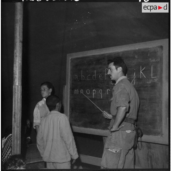 L'école au centre de regroupement de Sidi Maachou.