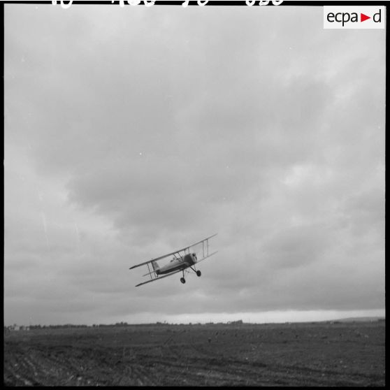 Meeting parachutistes-aviateurs à Maison-Blanche.