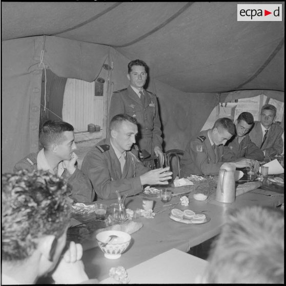 Alger. Départ à la 1re compagnie du 1er régiment de parachutistes coloniaux (RPC).