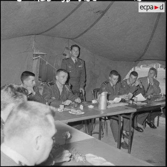 Alger. Départ à la 1re compagnie du 1er régiment de parachutistes coloniaux (RPC).