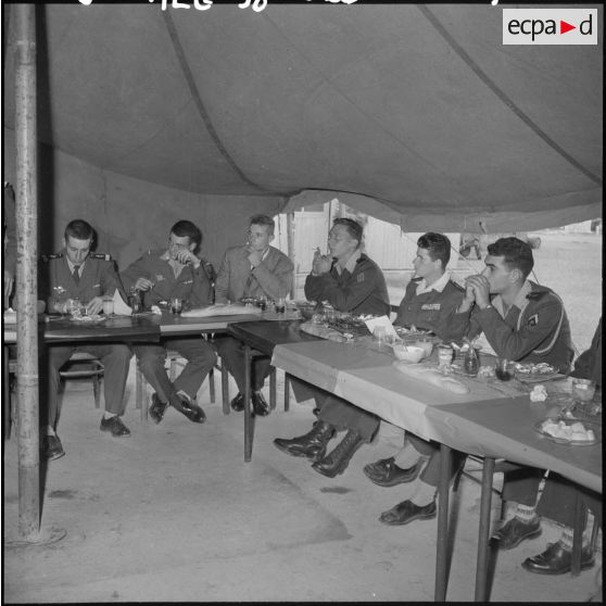 Alger. Départ à la 1re compagnie du 1er régiment de parachutistes coloniaux (RPC).