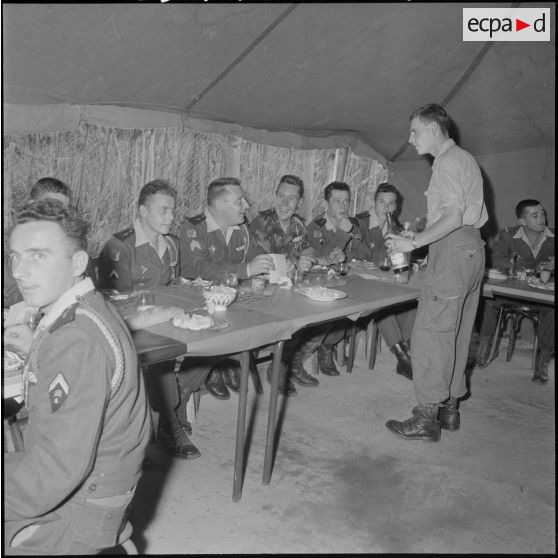 Alger. Départ à la 1re compagnie du 1er régiment de parachutistes coloniaux (RPC).