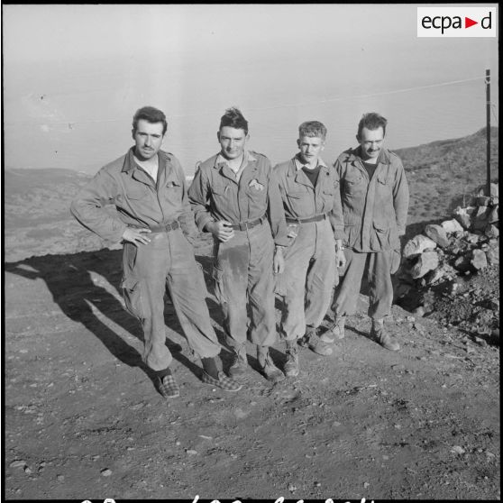 Tigzirt. Portrait d'un groupe de chasseurs du 15e bataillon de chasseurs alpins (BCA).