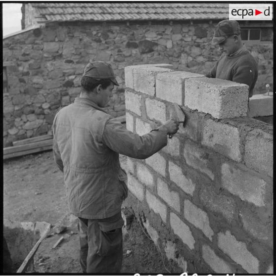 Construction au poste de Cheurfa.