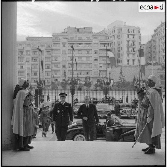 Alger. Arrivée de Paul Delouvrier.