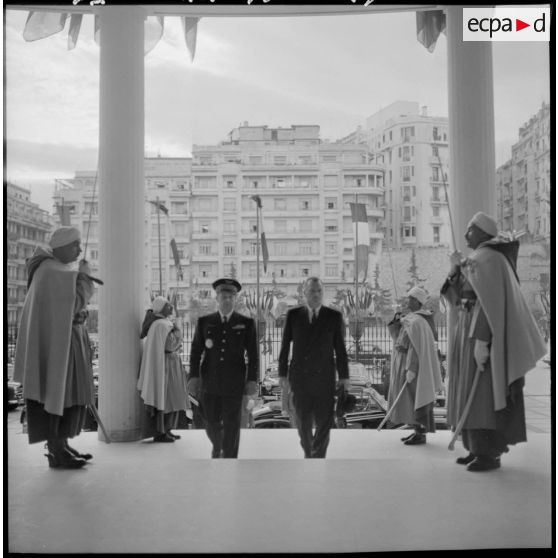 Alger. Arrivée de Paul Delouvrier.