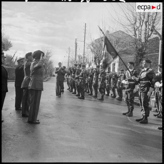 Cérémonie militaire à Azazga.