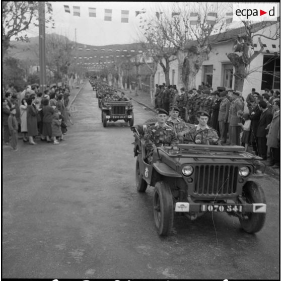 Cérémonie militaire à Azazga.