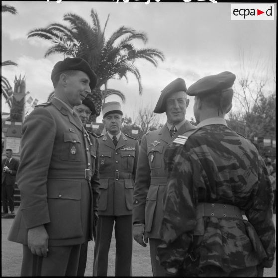 Personnalités militaires à Azazga.