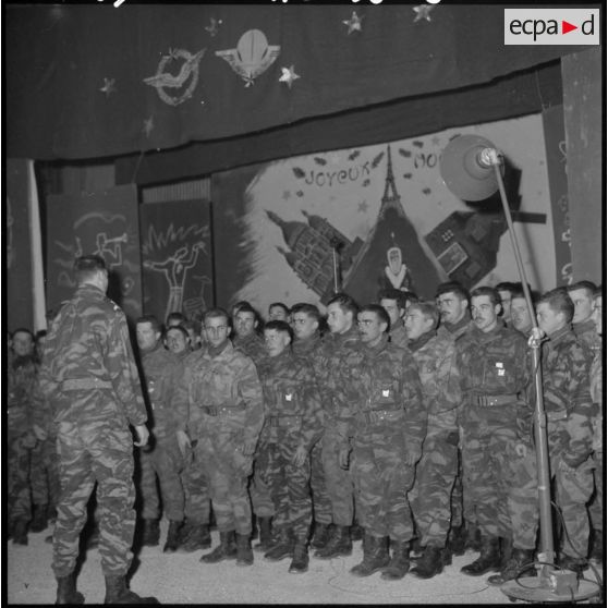 La veillée de Noël à Laghouat avec les commandos parachutistes de l'Air.