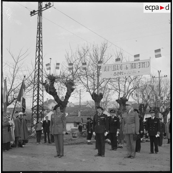 Centenaire de Dra-el-Mizan en présence du général Faure commandant la zone Est d'Alger (ZEA) et la 27e division d'infanterie alpine (DIA).