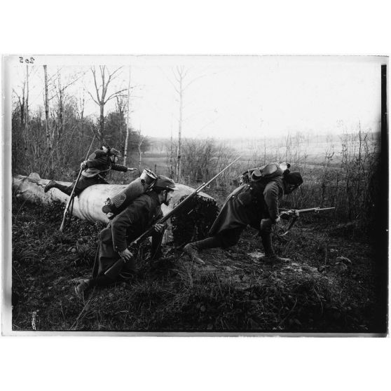 [Soldats aux aguets.]