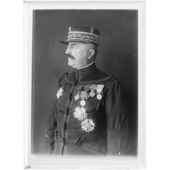 [Général Franchet-d'Espérey, Commandant de Groupe d'Armées].