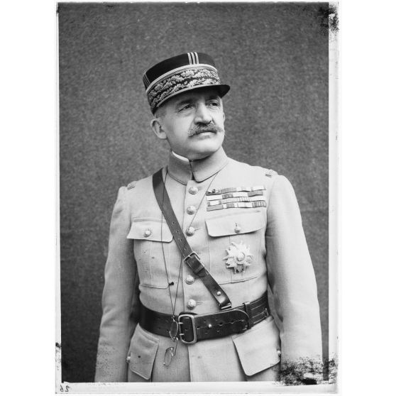 Général Maistre, Commandant de Groupe d'Armées. [légende d'origine]