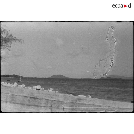 [Opération Gaur en Indochine, janvier-mars 1946. La côte entre Nha Trang et Cap Varella.]