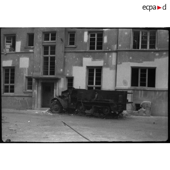 [Photographie prise par Claude Brézillon pendant la deuxième guerre mondiale.]