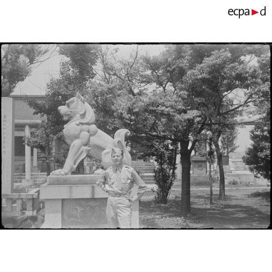 [Portrait du lieutenant Claude Brézillon à Tokyo, juin 1946.]