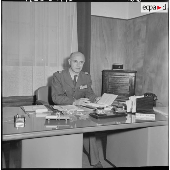 Oran. Hôpital Baudens. Portrait d'un commandant.