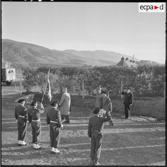 Tizi-Ouzou. Les autorités assistent à une cérémonie militaire.