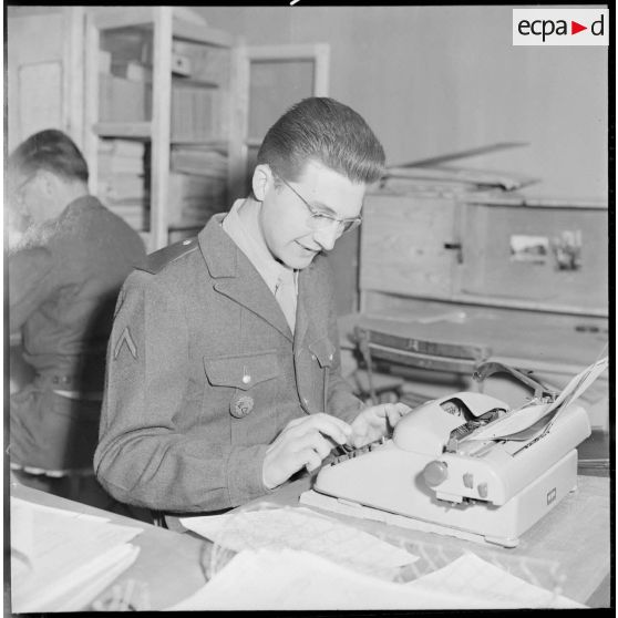 Portrait d'un 1re classe, employé de bureau, 57 1/C de Villiers-le-Lac (Doubs).