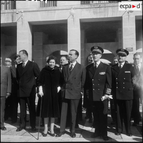 Alger. Porte de la mer. Michel Debré visite la cité Diar el Mahçoul.