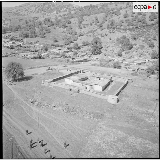 Monts Zouaiena. L'école.